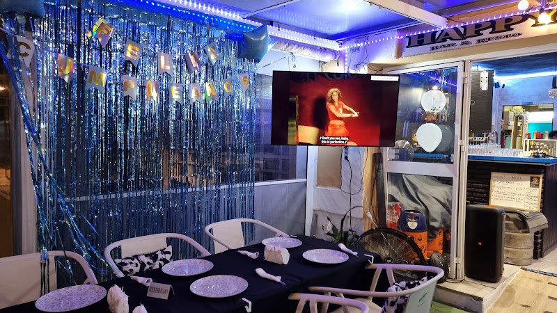 Happy Peepz Bar & Resto ( KARAOKE ) in Fuengirola