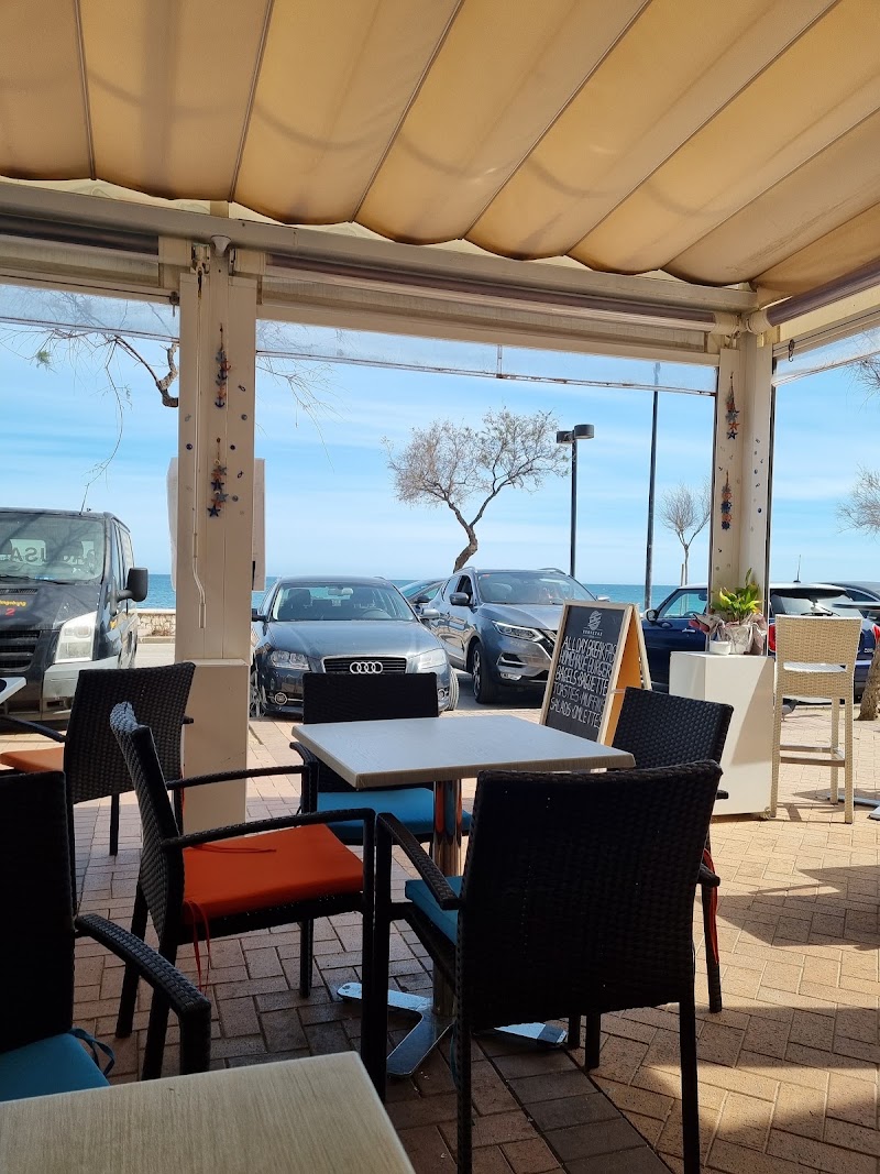 Simmy's Beach Café and Bar in Fuengirola
